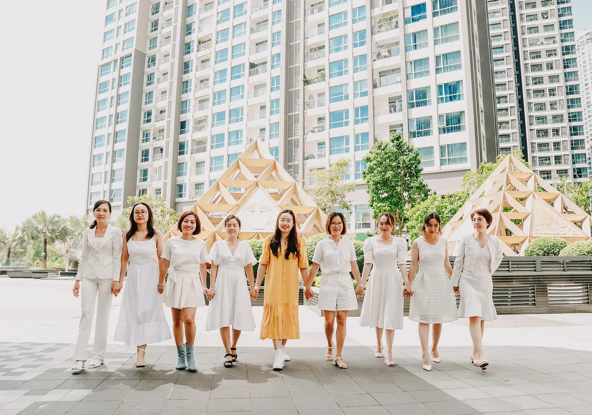 Comment choisir sa première soirée ? Un guide anti-stress